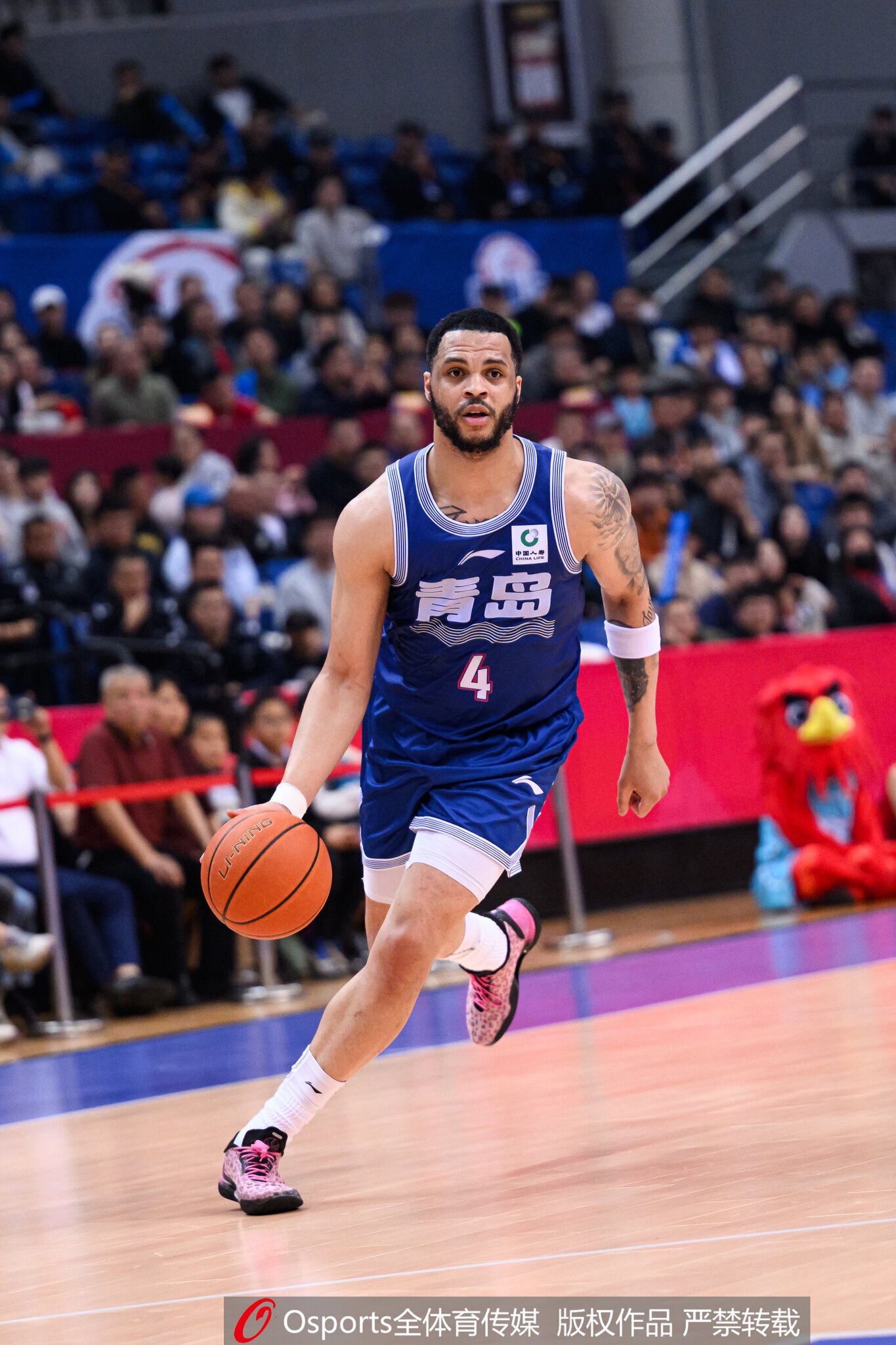 kaiyun官网中国-青岛最后时刻落后3分 韦瑟斯庞没第一时间对面前的胡明轩进行犯规